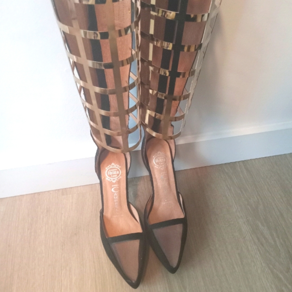 Jeffrey Campbell NWOT Elegant Black and Gold Women's Shoes